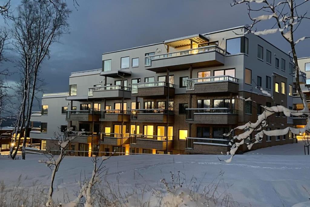 Ny Leilighet I Nytt Bygg I Naturskjonne Omgivelser! Tromso Exterior photo