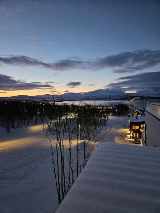 Ny Leilighet I Nytt Bygg I Naturskjonne Omgivelser! Tromso Exterior photo